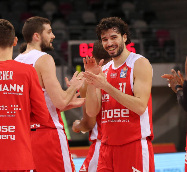 队高压防守 队高压防守